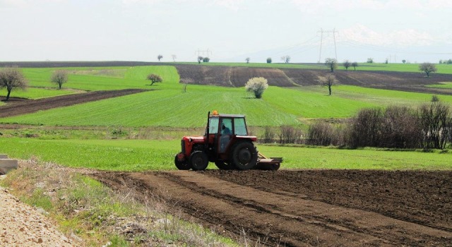 Ministria Bujqesise shton intensitetin e dhenies se tokave me qira, tendera per 131 ha ne qershor